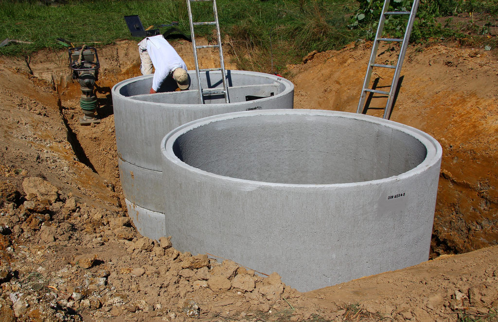 Szambo betonowe – co warto wiedzieć?
